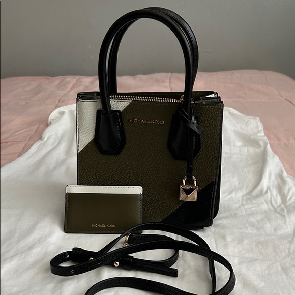 Michael Kors Olive and Black Mini Bag with matching Card wallet - Picture 14 of 14